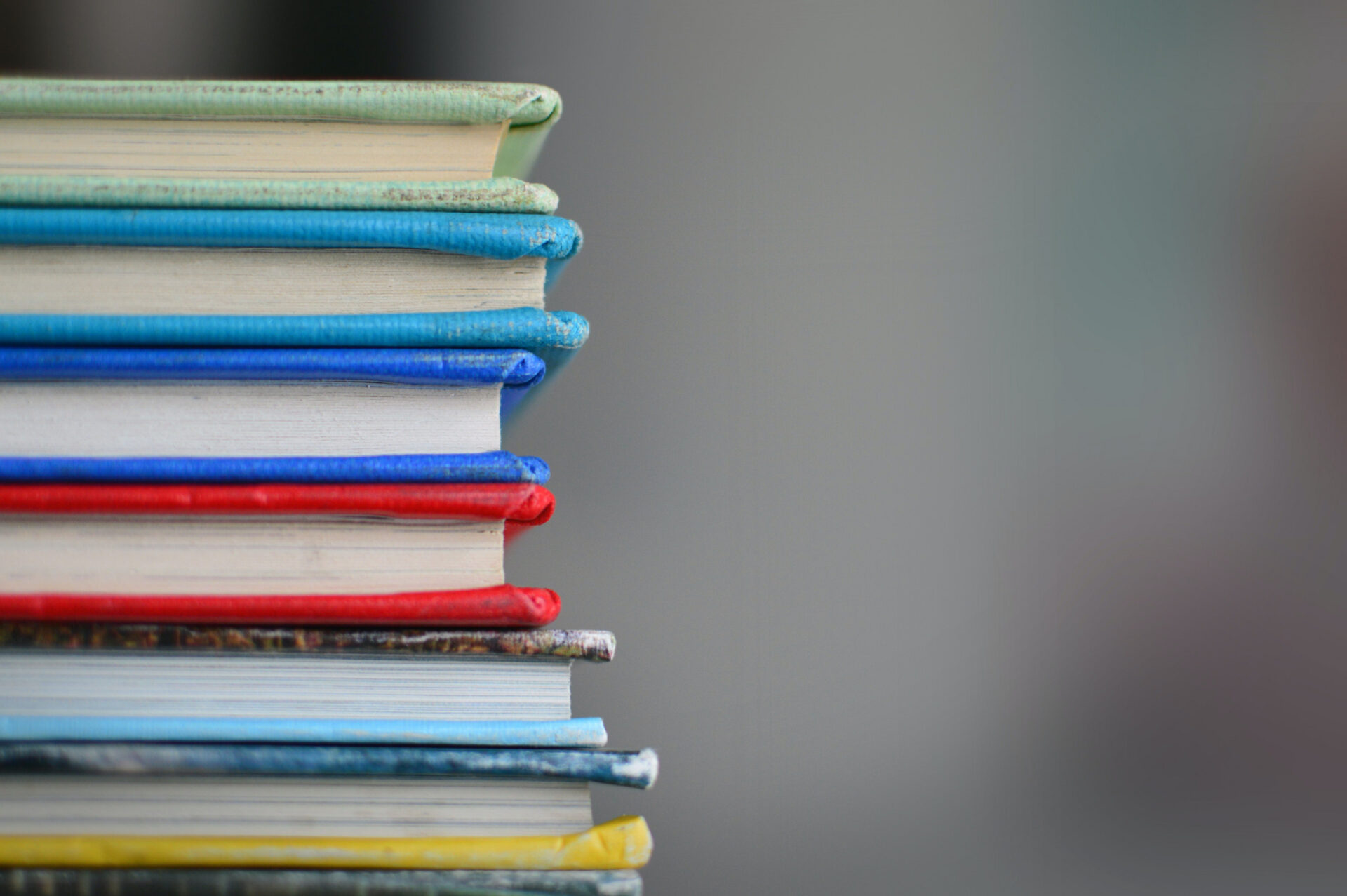 Am image of six books putting at the top of each other