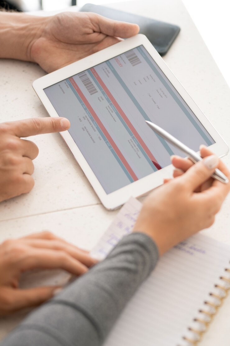 Manual Vs. Digital Vacation Tracker